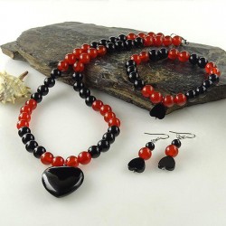 گردنبند،دستبند و گوشواره