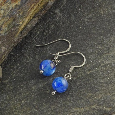 گوشواره سنگ کیانیت