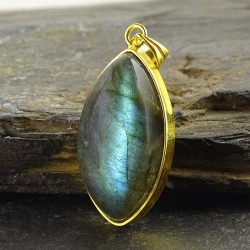 مدال نقره سنگ لابرادوریت ماداگاسکار