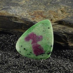 سنگ روبی زوئیست