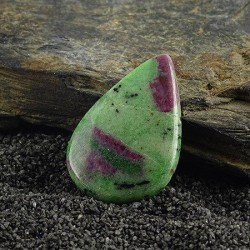 سنگ روبی زوئیست