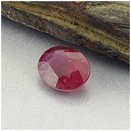 سنگ یاقوت سرخ