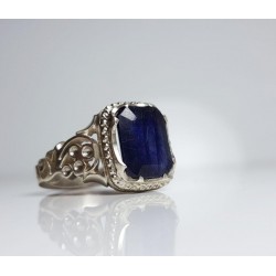 انگشتر یاقوت کبود